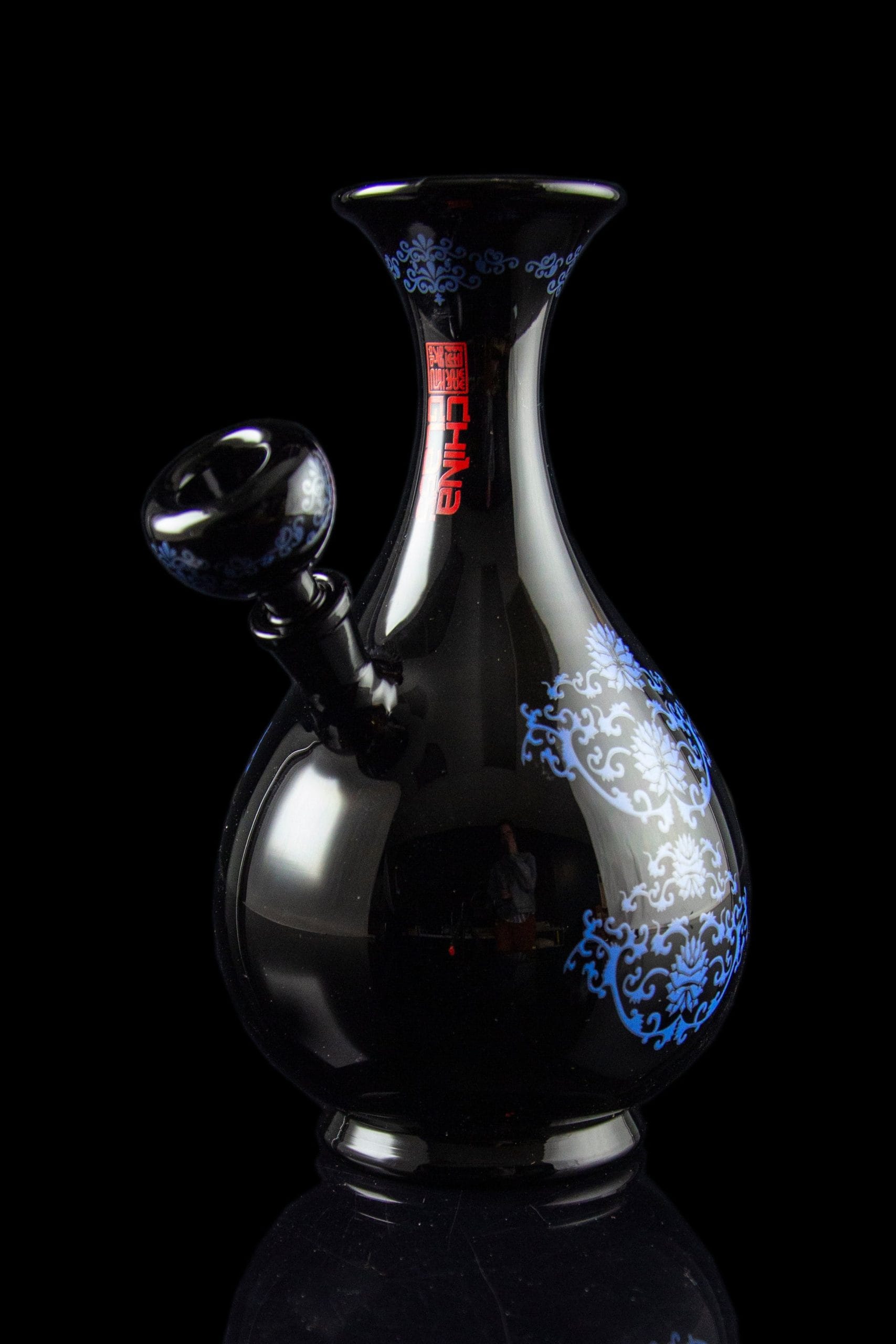 The China Glass ""Huangdi-Qin"" Vase Beaker Bong